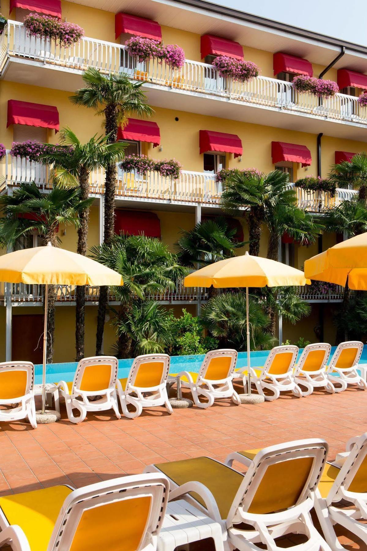 Hotel Capri Bardolino 3S Luaran gambar